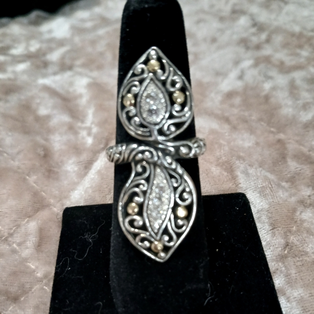Pretty Sterling silver ring with a touch of copper